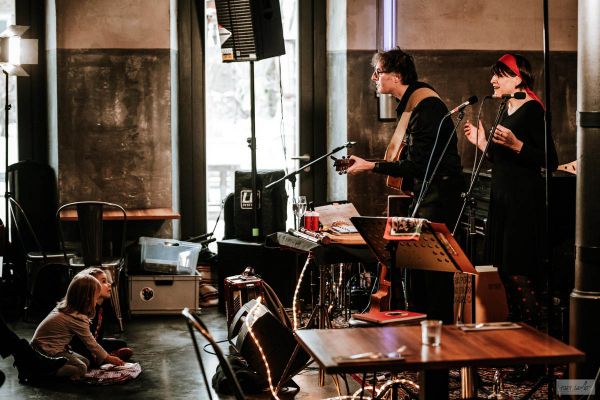 Musique in Aspik in der N8Stallung